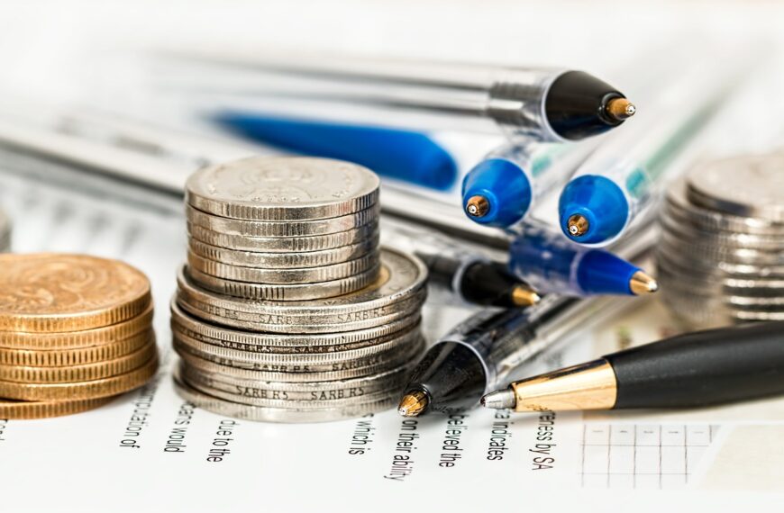 How to Bootstrap Your Startup and Save Money on Expenses